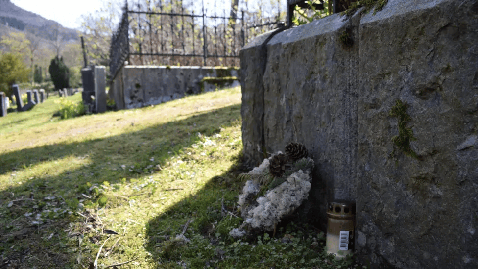 Unmarked Grave of the Isdal Woman