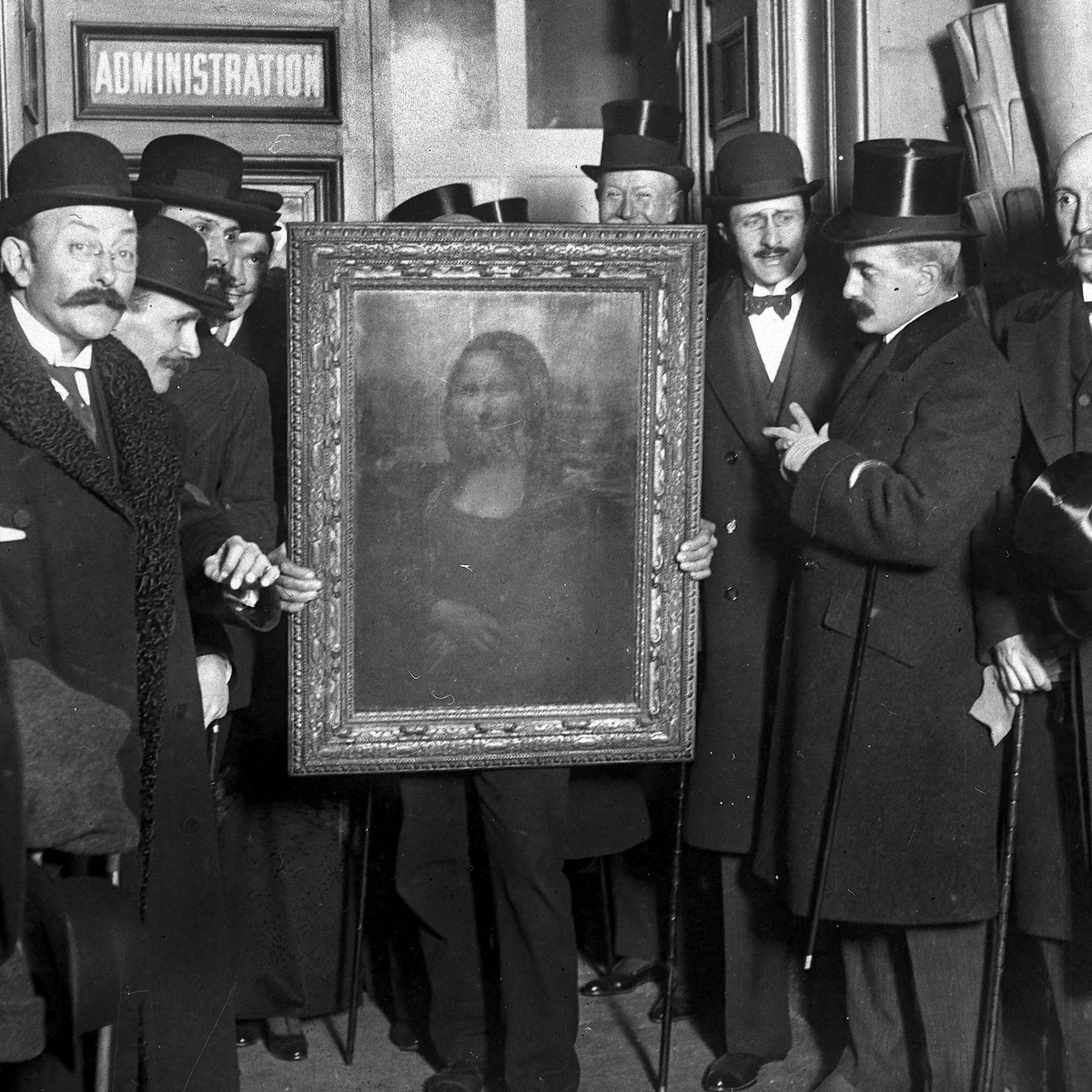 Shocking Mona Lisa Theft That Changed History 3 The recovered masterpiece in 1914. via, The Guardian