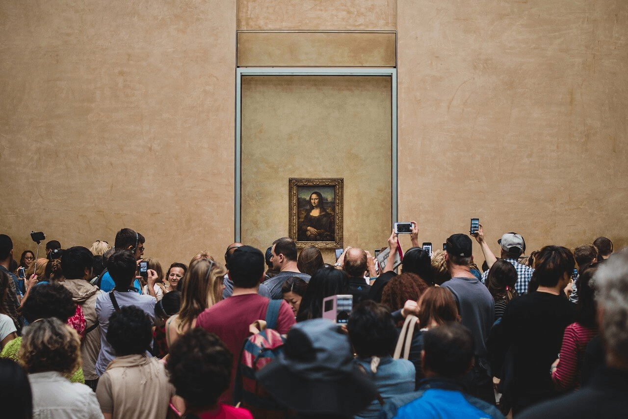 Shocking Mona Lisa Theft That Changed History 1 The painting of Mona Lisa at the Musée du Louvre