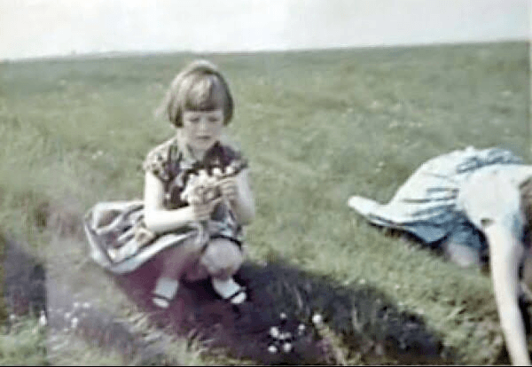 Jim Templeton's Wife Annie Seen Beside Elizabeth in One of the Photographs, Source: Reddit